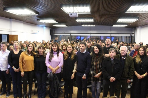 Tolosa Paz lanzó el programa "Pilares Estratégicos de la Integración Socio Urbana en la ciudad de La Plata"