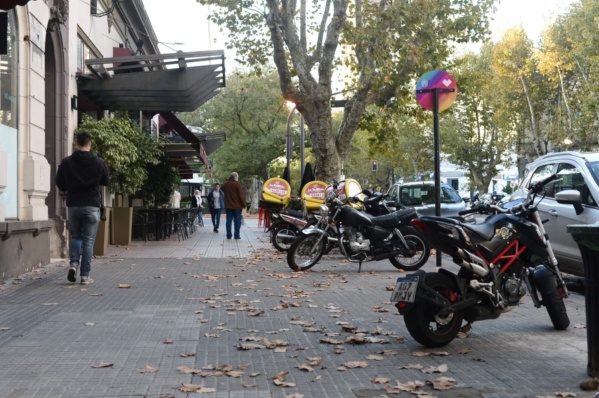 Aprueban proyecto para la creación de estacionamientos de motos en La Plata