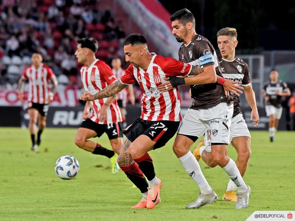 Estudiantes fue una máquina de errar en el primer tiempo y lo pagó con una derrota