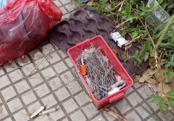 Nuevas quejas de los vecinos del Hospital de Ni&ntilde;os: hay elementos quir&uacute;rgicos en la basura