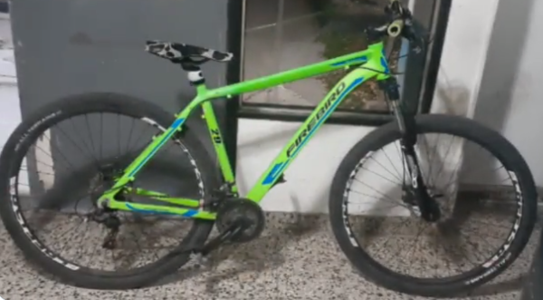 Robó una bicicleta en pleno centro de Berisso pero la policía lo atrapó
