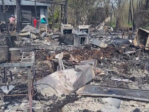 Vecinos de La Plata se unen en una kermes para ayudar a familias que perdieron todo en un incendio