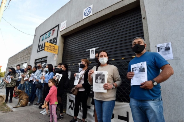 Familiares y amigos del mecánico de Tolosa asesinado, realizaron una movilización para pedir justicia
