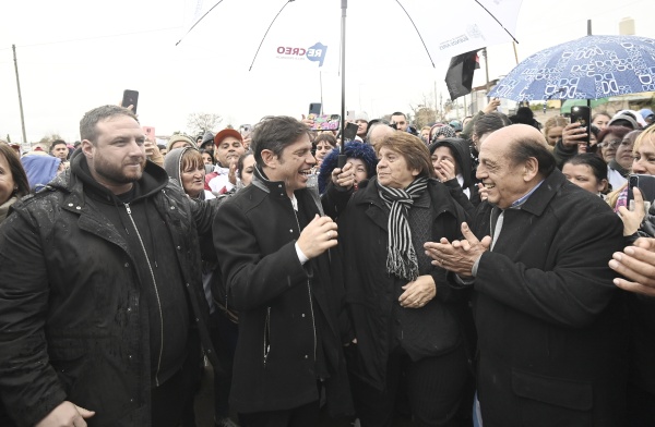 Con una inversión de 160 millones de pesos, Kicillof inauguró obras de pavimentación en Berazategui