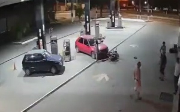 "El justiciero": un hombre atropelló a un motochorro en La Plata