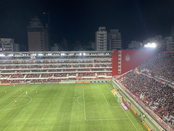 Goleada en UNO: Estudiantes venció por 4 a 1 a Vélez