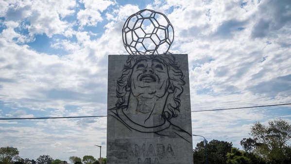 El monumento dedicado a Diego Maradona en Santa Clara del Mar