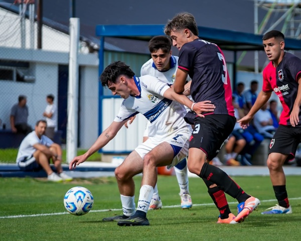 El Lobo entre los mejores ocho: La Reserva Tripera le ganó a Newell's con aporte de Primera y accedió a cuartos