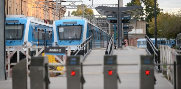 Este domingo no ingresar&aacute;n ni saldr&aacute;n trenes en La Plata