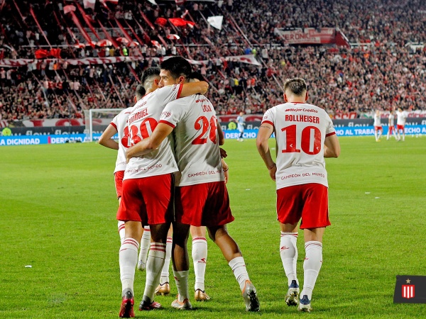 Estudiantes está imparable y sueña con pelear el campeonato hasta el final