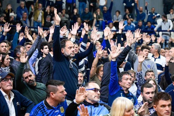 Gimnasia a la deriva: La Asamblea fue suspendida por agresiones e insultos y tras la reanudación solo se aprobó el balance