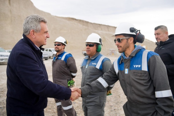Rossi destacó la participación estatal en la actividad petrolera para "un desarrollo energético soberano que genere trabajo"