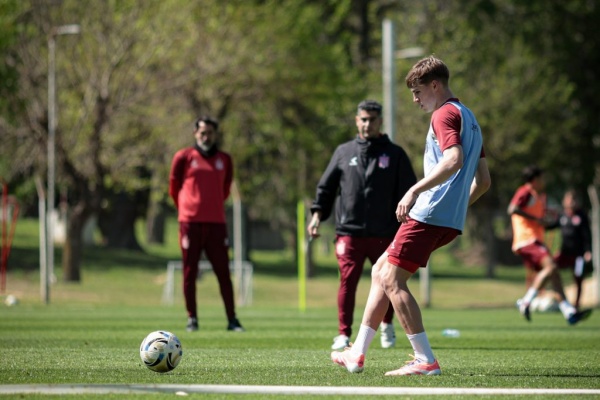 Una lista similar pero una alineación distinta: ¿Qué equipo piensa Domínguez frente a Barracas y cuáles serán las ausencias?