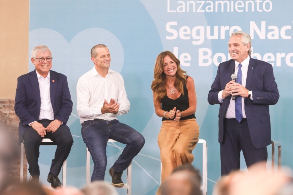 Tolosa Paz y Alberto Fern&aacute;ndez lanzaron el primer Seguro Nacional para Bomberos Voluntarios