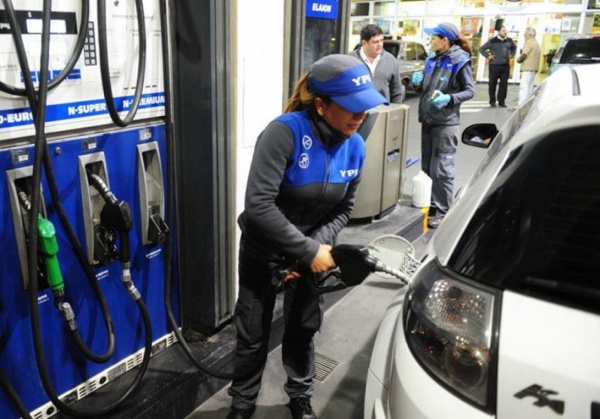 YPF aclar&oacute; que seguir&aacute; recibiendo tarjetas de cr&eacute;dito en sus estaciones de todo el pa&iacute;s