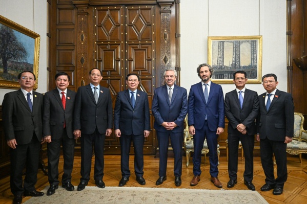 Alberto Fernández recibió al presidente de la Asamblea Nacional de Vietnam para ampliar la relación comercial