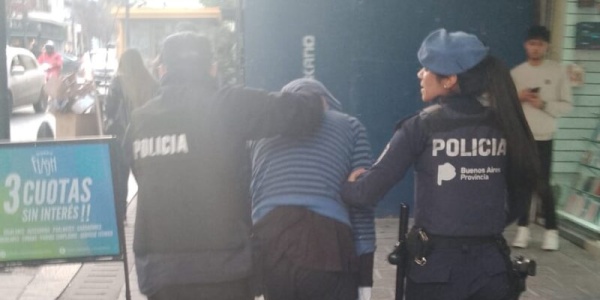 Un ladrón intentó robar en un comercio de 8 y 48 y fue atrapado