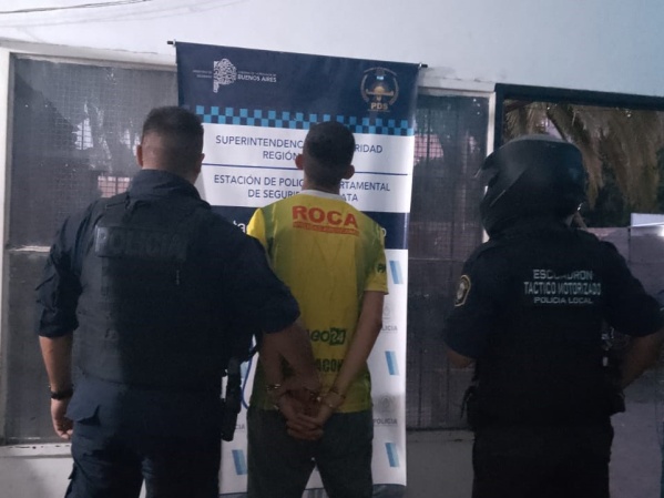 Detuvieron a dos vendedores de droga en barrio Aeropuerto