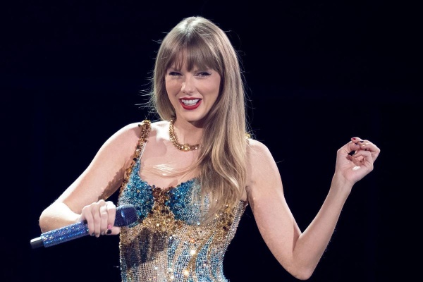 “The Eras Tour”: los fanáticos enloquecieron tras que Taylor Swift confirme la llegada de su película a los cines argentinos