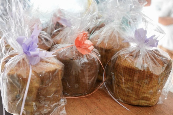 El ministro Zabaleta anunció la comercialización de pan dulce solidario para fiestas de fin de año