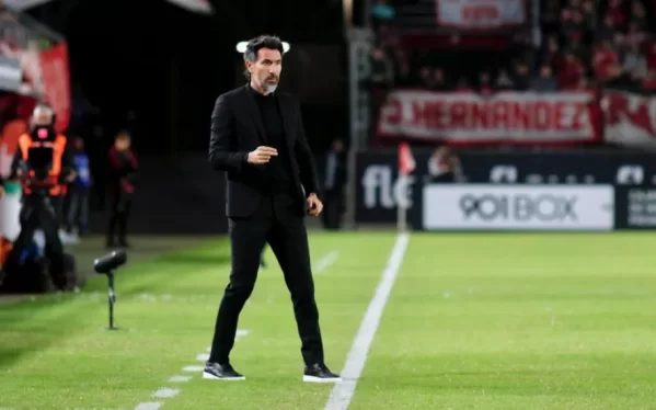 Domínguez ilusiona al hincha: "Es lógico que pongan el mote de candidato, por la historia del club que lo impone"