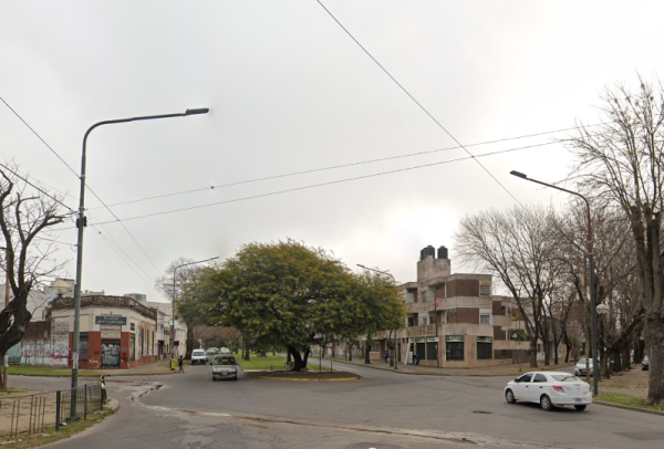 Vecinos reclaman por las luminarias que no funcionan en diagonal 73