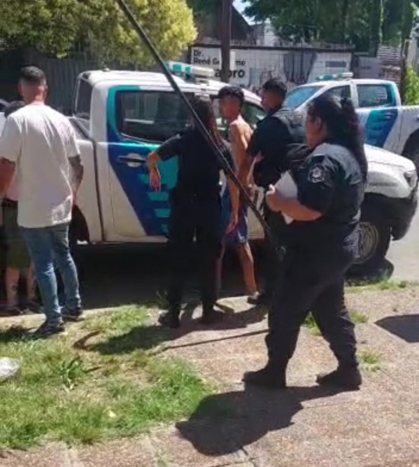 Dos j&oacute;venes fueron detenidos por una pelea vecinal en La Plata