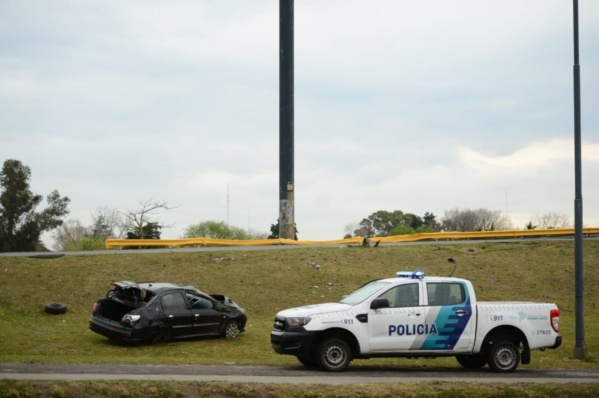 Buscan testigos de un accidente de tr&aacute;nsito en La Plata que dej&oacute; a una mujer cuadripl&eacute;jica