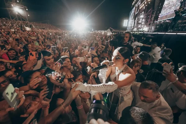 “Desafiando el destino”: María Becerra lanzó una versión en vivo de la canción que le rompió el corazón a sus seguidores