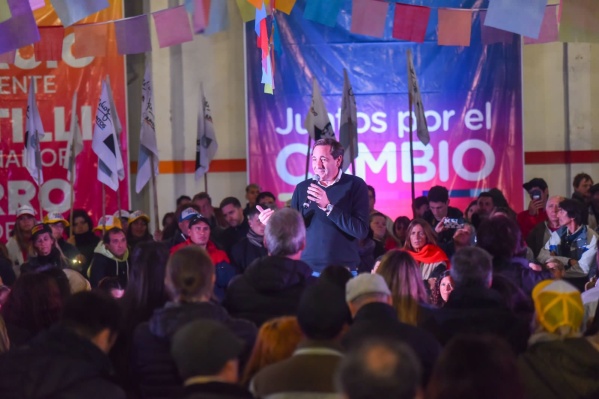 Garro inauguró un nuevo espacio de militancia en Tolosa: “Este domingo cuando vayan a votar piensen en todo lo que hicimos”