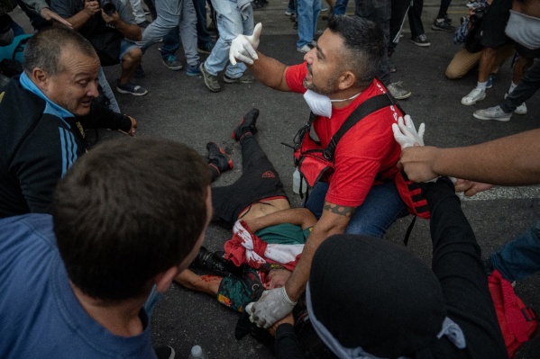 Habló el papá del fotógrafo gravemente herido por la represión en el Congreso: "Estaba trabajando"