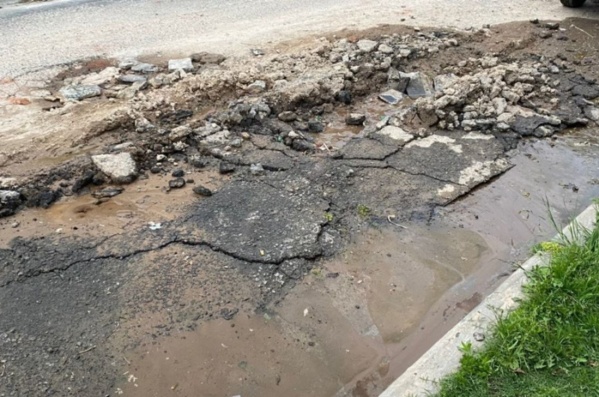 En 77 y 6, los vecinos piden que arreglen el asfalto: "Es un peligro"