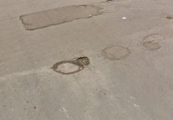 En 154 y 62 reclamaron por el mal estado de la calle: "Es un desastre"