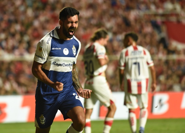 Gimnasia dio el batacazo, superó a Unión en Santa Fe y jugará los cuartos de final ante Barracas
