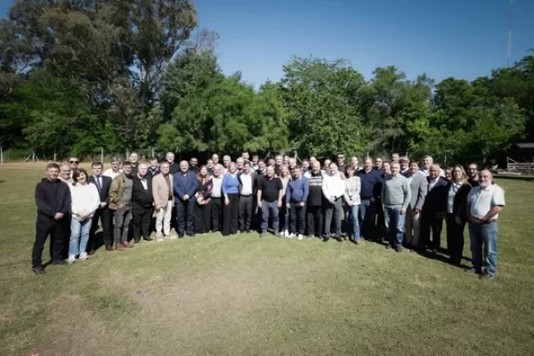 Kicillof reunió a más de 40 intendentes y llamó a fortalecer la unidad tras la carta de Cristina Kirchner