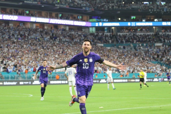 De la mano de Messi la Selección goleó a Honduras en Miami