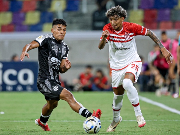 La tierra prometida: Estudiantes ganó en Santiago del Estero y se metió en las semifinales