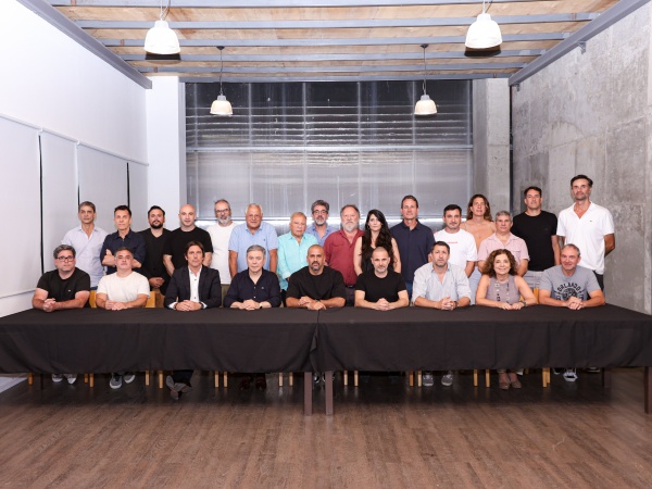 ¿Qué dice el comunicado que emitió Estudiantes contra la AFA y cuál es el político que salió a bancar a Verón?