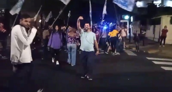 En una elección para el infarto en La Plata, se picó el clima entre los militantes de Garro y Alak