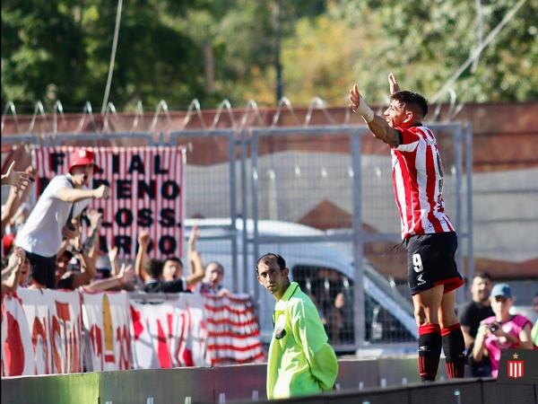 Estudiantes goleó 5 a 0 a Central Córdoba y es el único líder de la zona 2