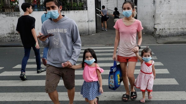 Con 1,08 millones de casos, en Filipinas autorizaron el arresto de quienes usen mal el tapabocas