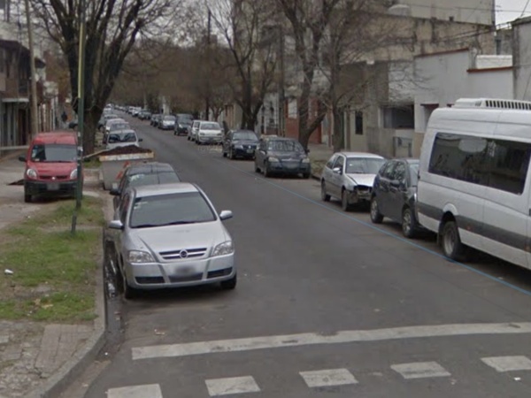 Un joven falleció tras caer del cuarto piso de un edificio en 1 y 69