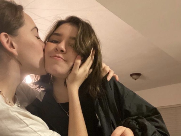 Le regaló a su novia una torta que decía que tiene “la mejor... de todas”