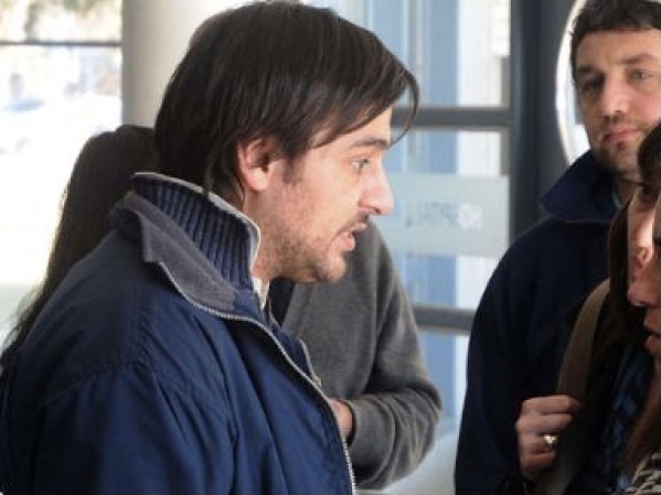 La Justicia platense investiga si el marido de Píparo atropelló y arrastró a dos jóvenes en moto y se dio a la fuga