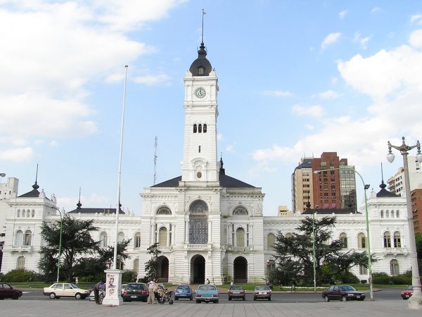 Se abrió la paritaria de los municipales de La Plata: el STMLP rechazó la oferta del intendente