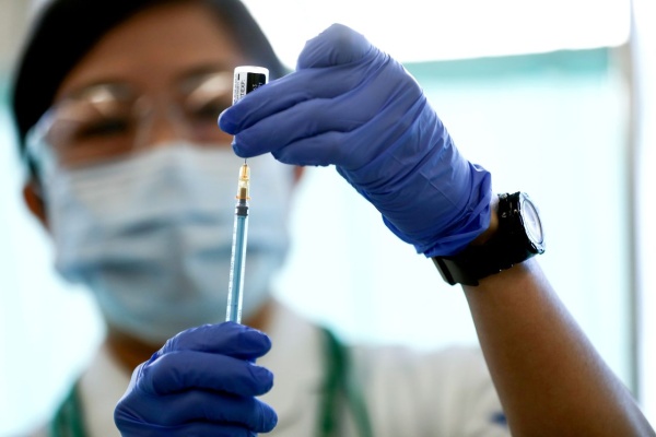 Japón acelera la inmunización con la apertura de vacunódromos
