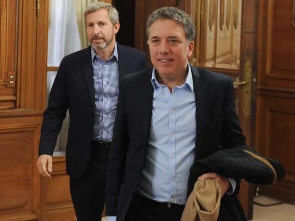 Dilema: ¿Enjaular al dólar o dejarlo volar?