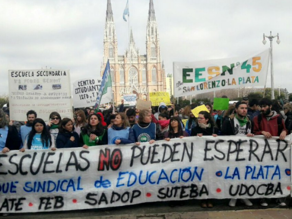 Marcha docente en La Plata: &quot;El 30% de las escuelas tienen serios problemas&quot;