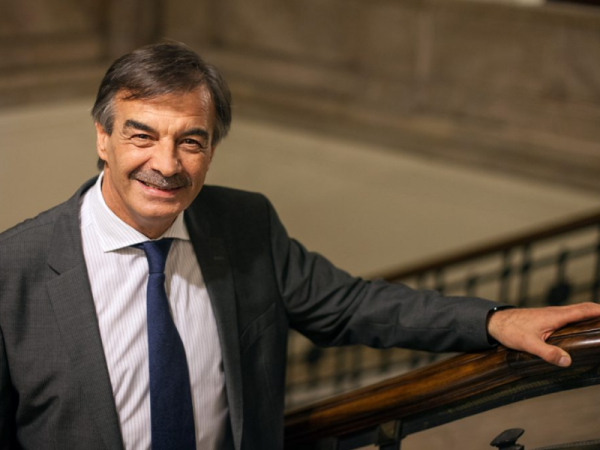 Robaron y golpearon al diputado Miguel Bazze en La Plata