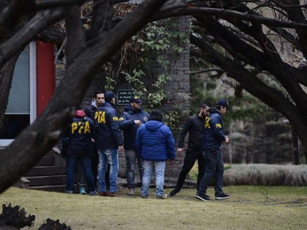 Imponente allanamiento en el domicilio de Cristina Kirchner de El Calafate